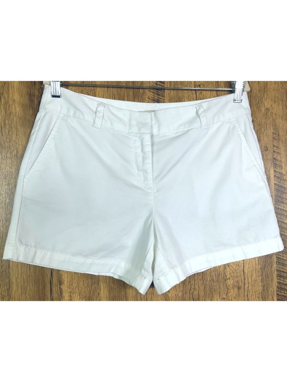 LOFT Outlet Women's White Cotton Shorts Size 6 With Pockets